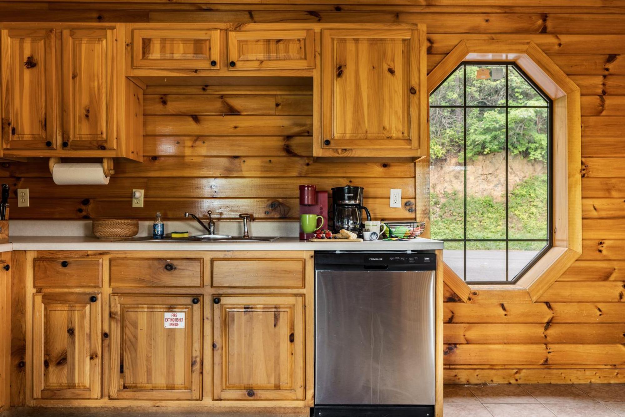 Elevista - Quaint&Private-Views-Hottub-Pooltable-Bears-3 Clubhouse Pools Villa Gatlinburg Buitenkant foto